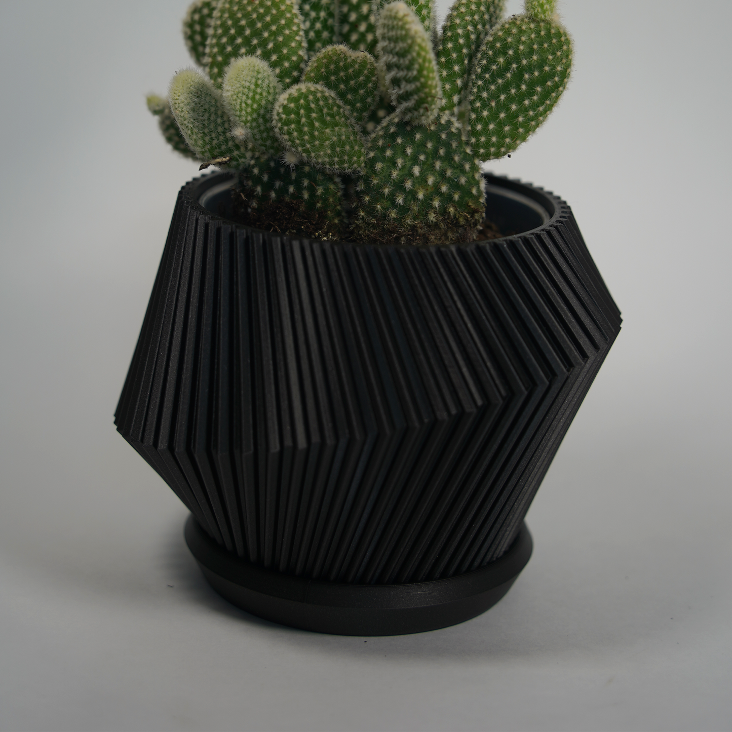 Geometric Planter with Magnetic Drip Tray - Tilted Rift